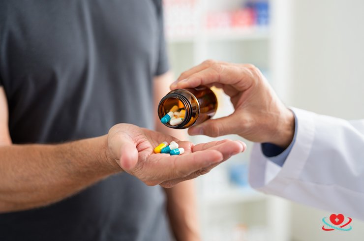 Принятие медикаментозных препаратов от диссоциального расстройства личности